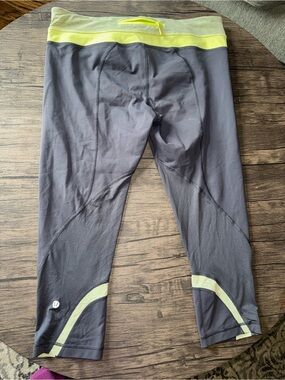 Lululemon Run Inspire Crop II Blue Yellow Size Six Leggings Running Workout Fit